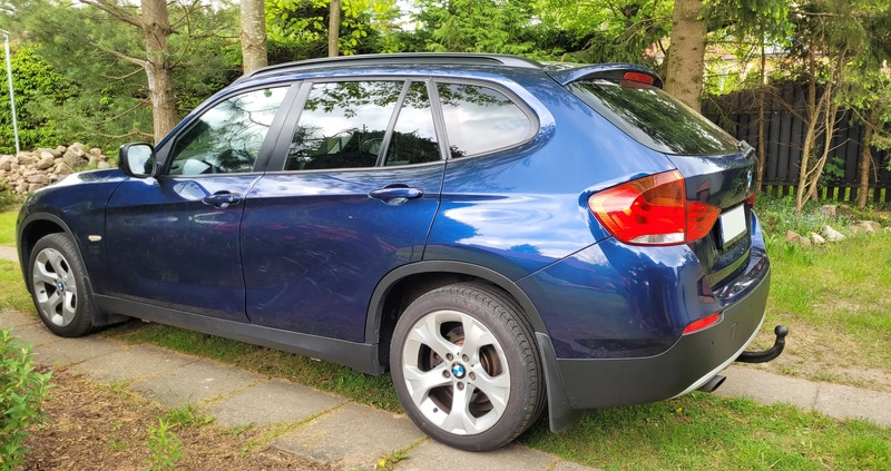 BMW X1 cena 33500 przebieg: 265000, rok produkcji 2011 z Koszalin małe 79